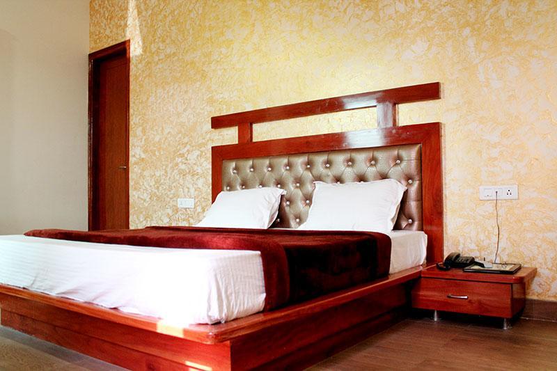 Grace Hotel Karnāl Buitenkant foto