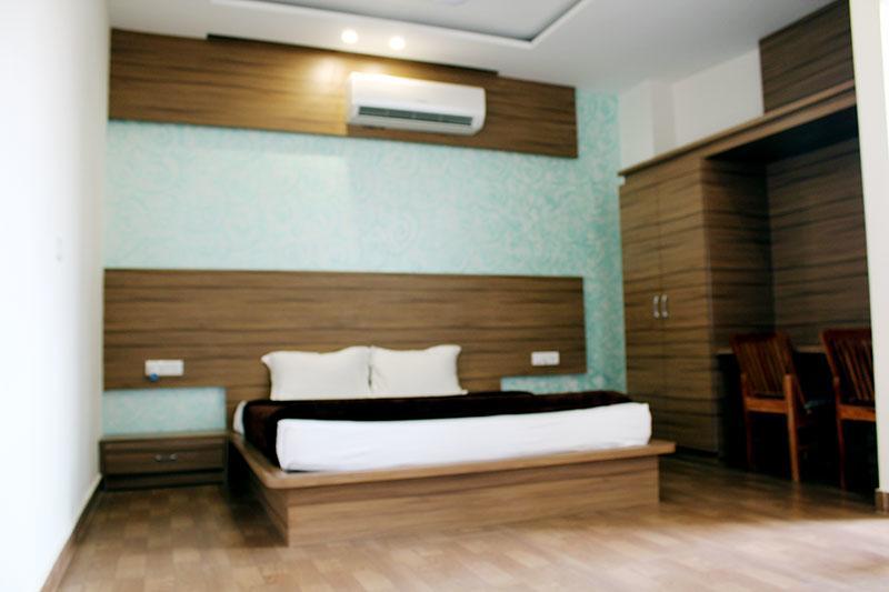 Grace Hotel Karnāl Buitenkant foto