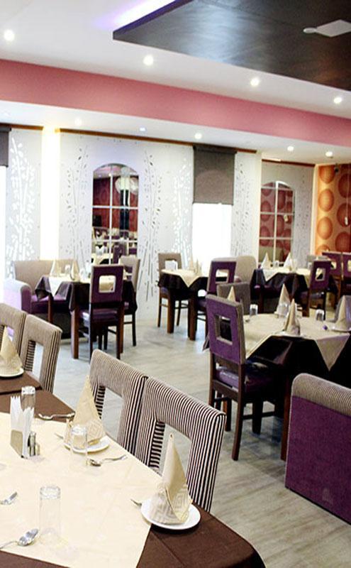 Grace Hotel Karnāl Buitenkant foto
