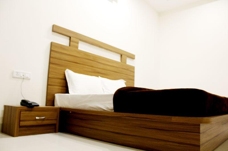 Grace Hotel Karnāl Buitenkant foto