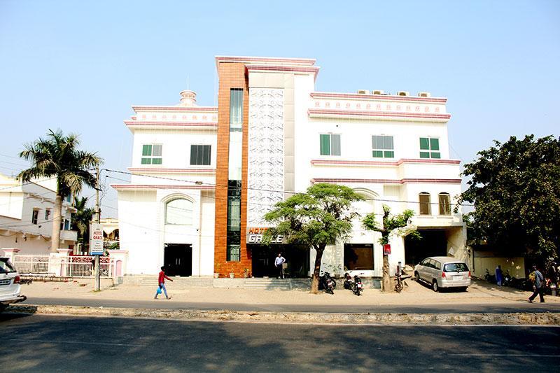 Grace Hotel Karnāl Buitenkant foto