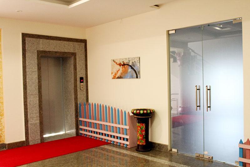 Grace Hotel Karnāl Buitenkant foto
